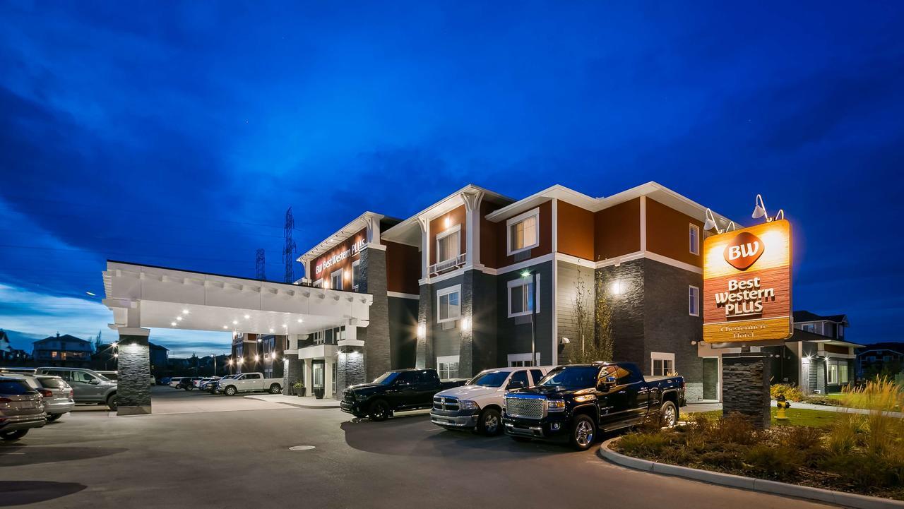 Best Western Plus Chestermere Hotel Екстер'єр фото