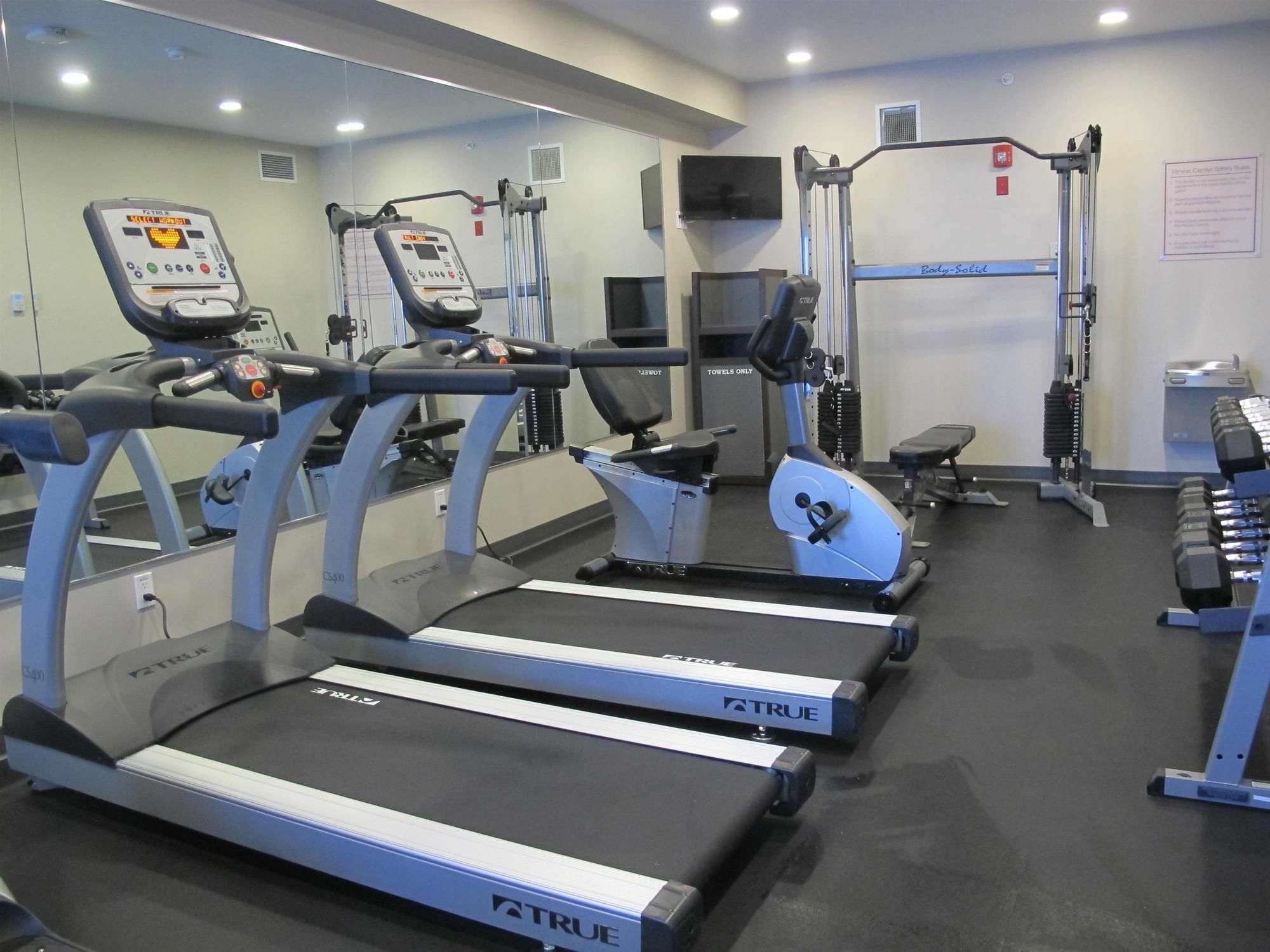 Best Western Plus Chestermere Hotel Екстер'єр фото